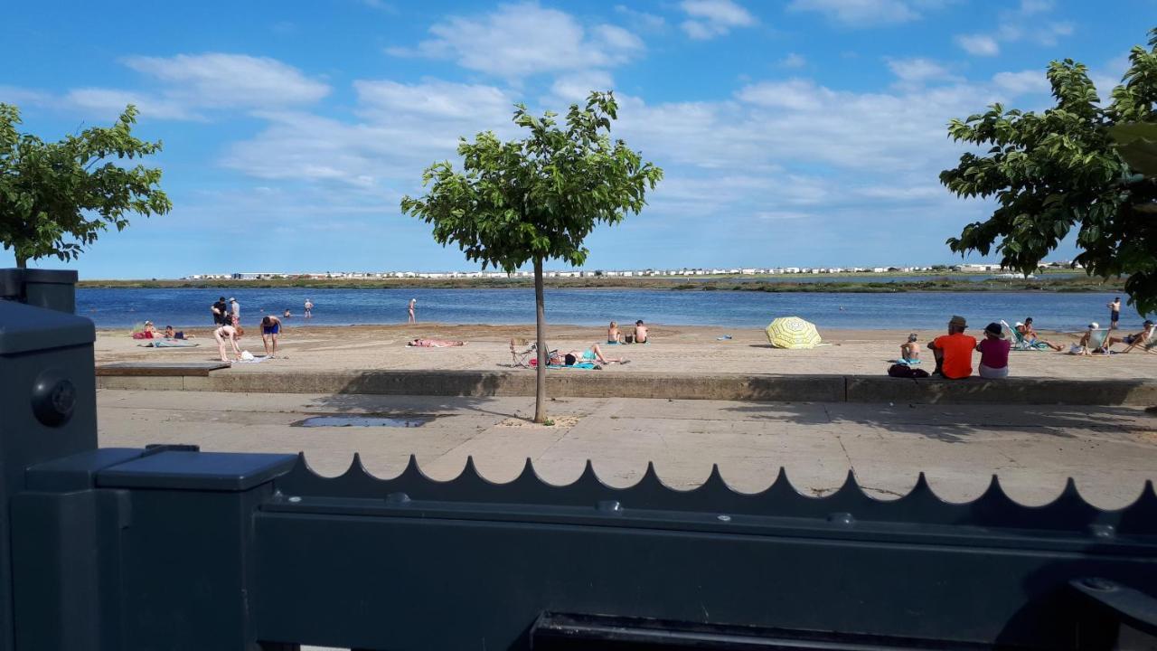 La Playa Apartment Gruissan Bagian luar foto